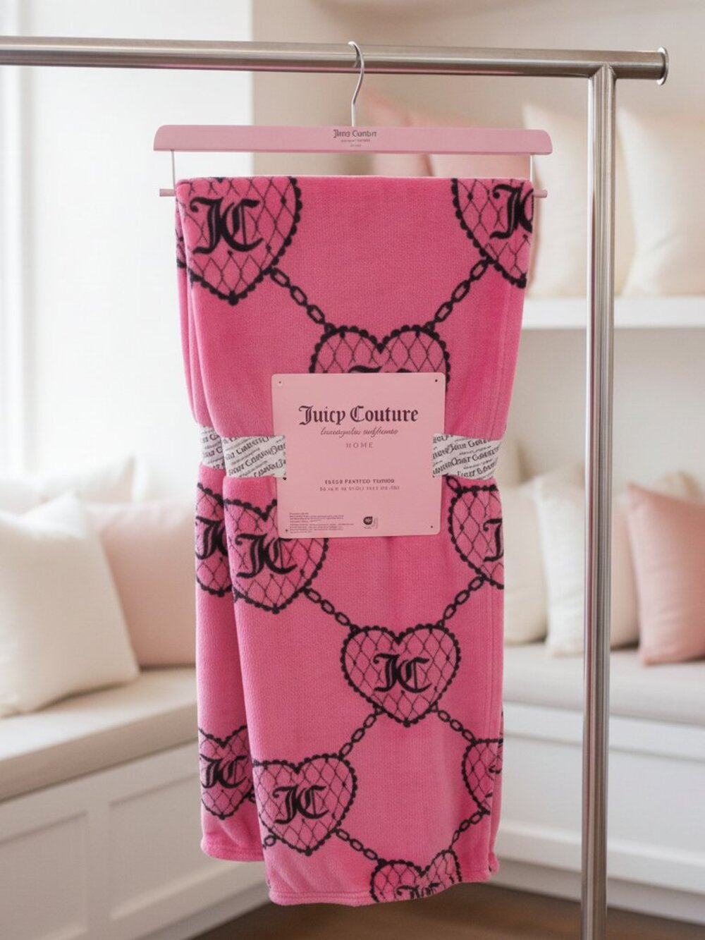 🏪 🍒 Juicy Couture Pink Lattice Heart Plush Throw Blanket